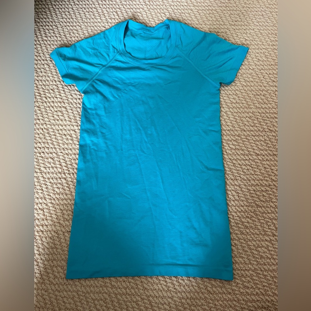 lululemon athletica Blue Short Sleeve Tee